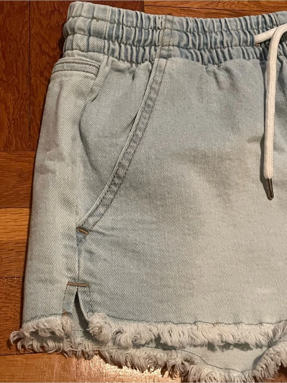 Celebrity Pink Light Blue Denim Drawstring Frayed-Hem Shorts Size Small